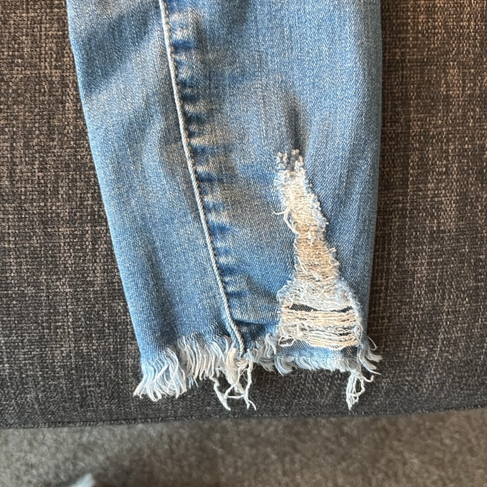 Size 0 ripped garage skinny jeans - Picture 3 of 7